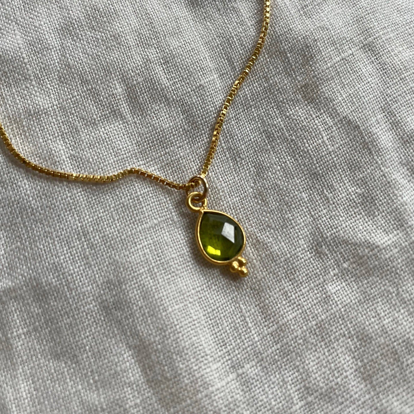 Rise Necklace | Peridot & Gold