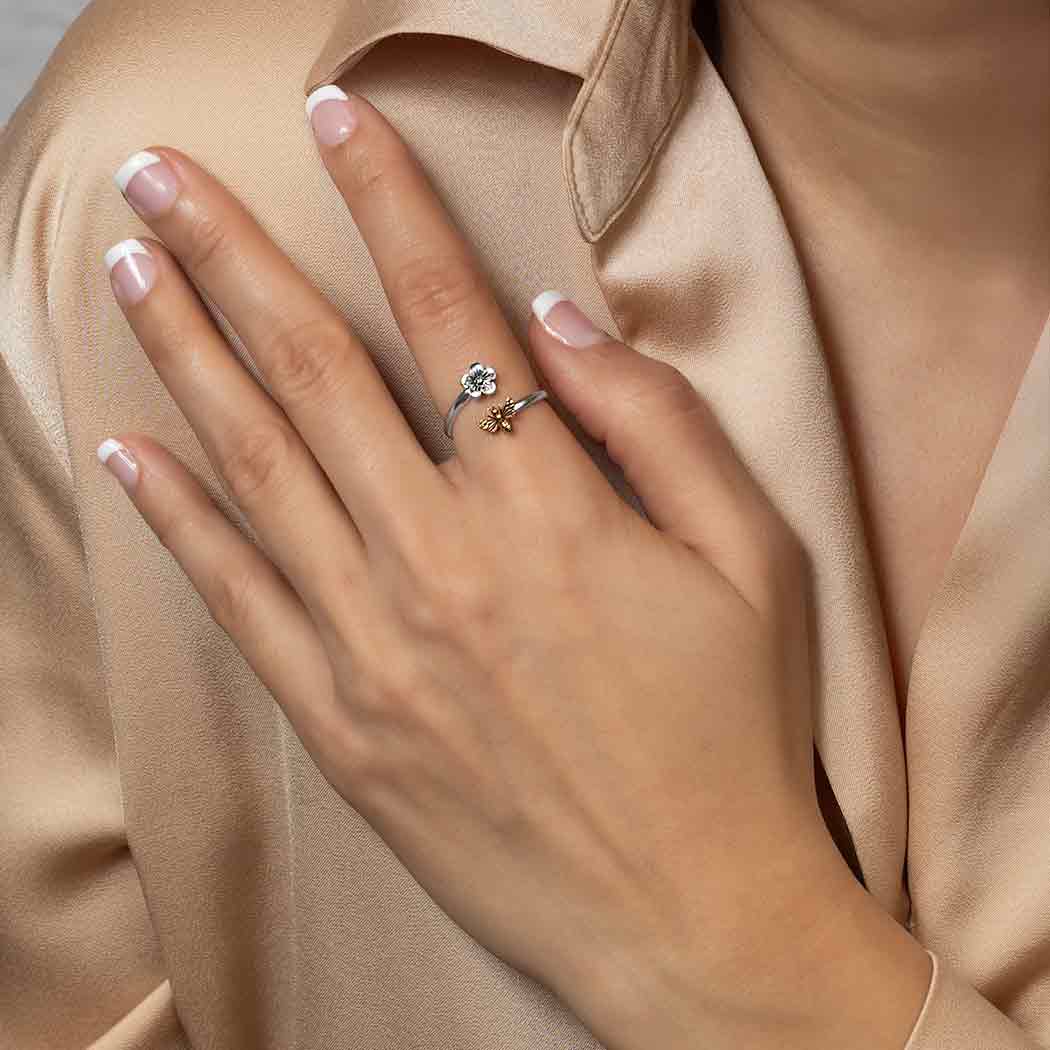 Flower and Bee Ring