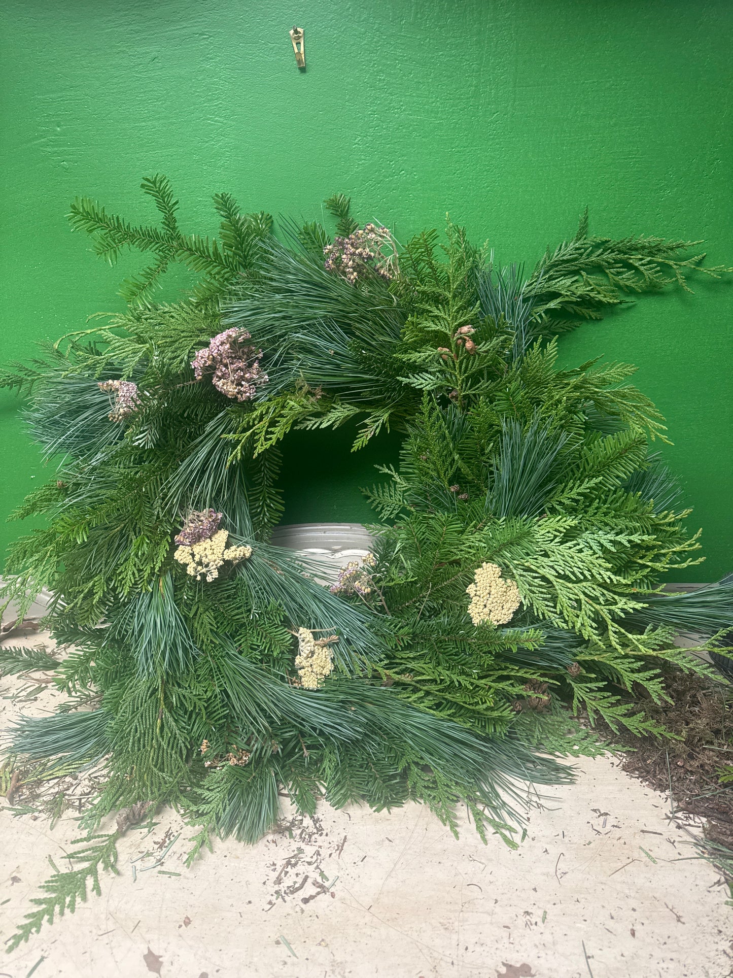 14” Classic Wreath W/ moss base