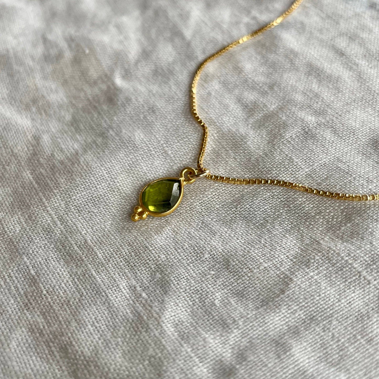 Rise Necklace | Peridot & Gold