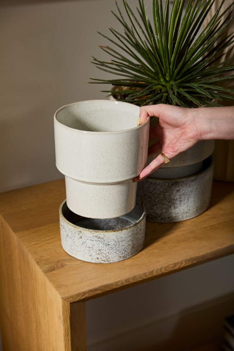 Endeavor Pot + Saucer