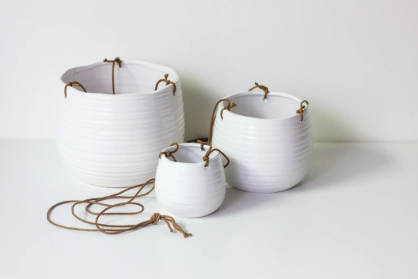 Ribbed Glossy Hanging Pot | White
