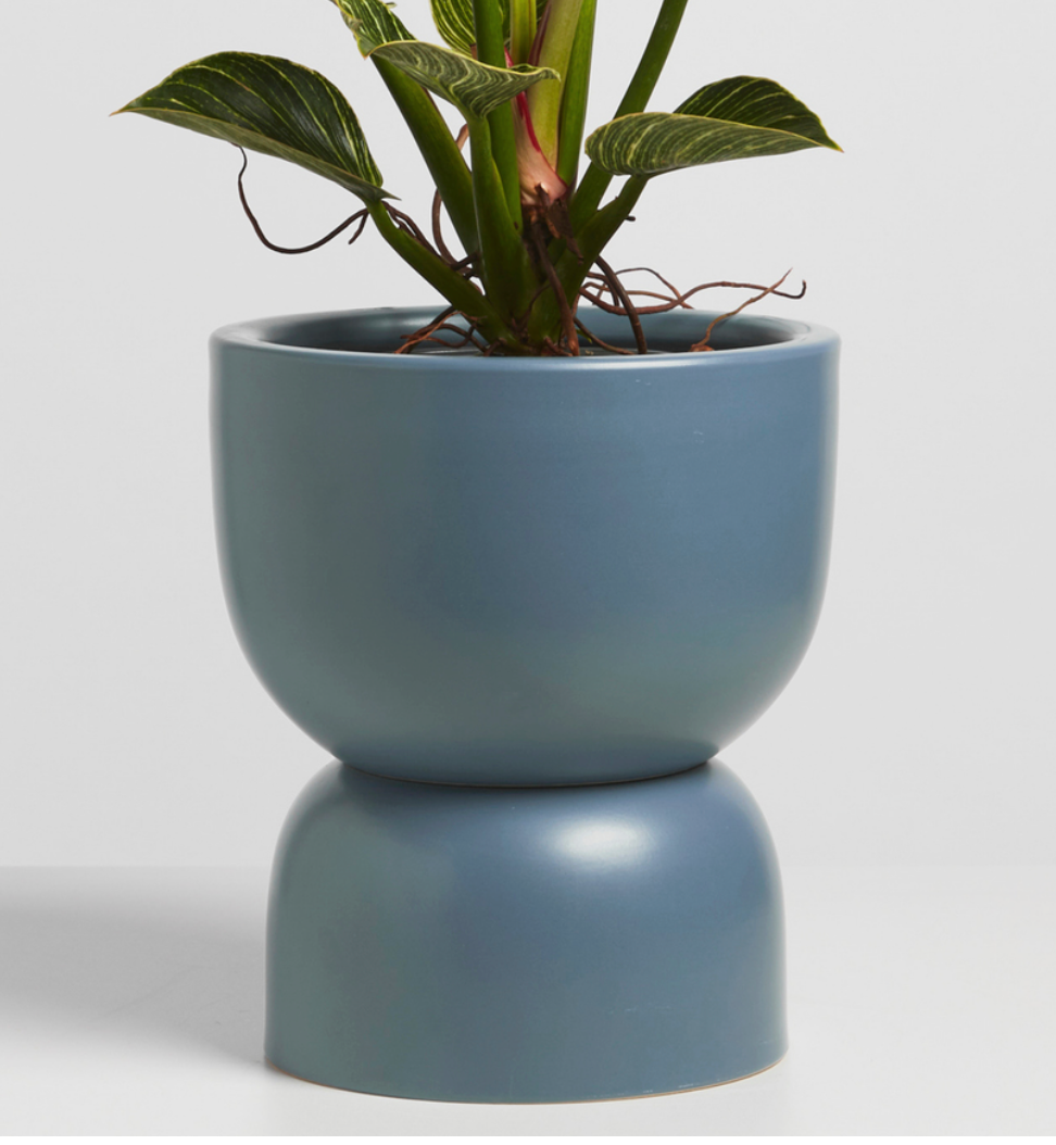 P & P | Hourglass Ceramic Planter