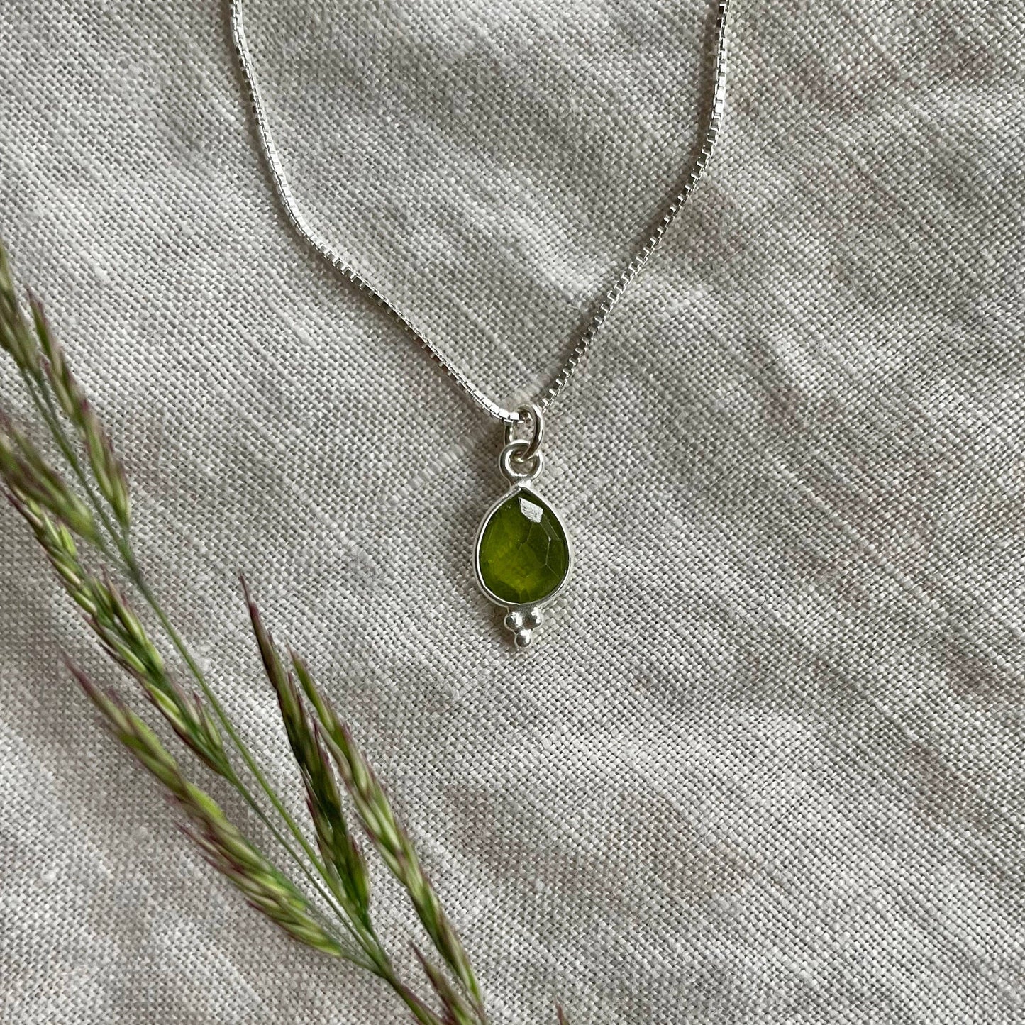 Rise Necklace | Peridot & Silver