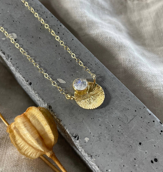 Dìon Necklace | Rainbow Moonstone & Gold