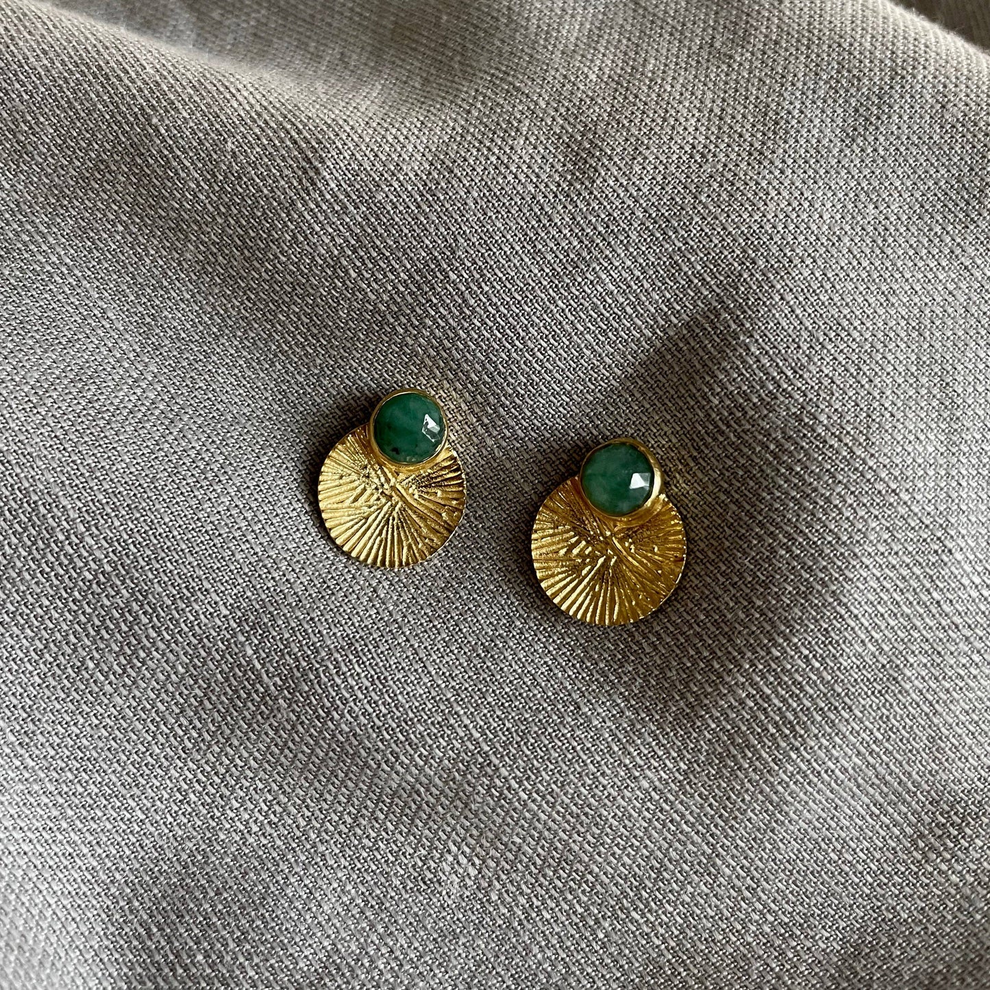 Dìon Earrings | Emerald & Gold