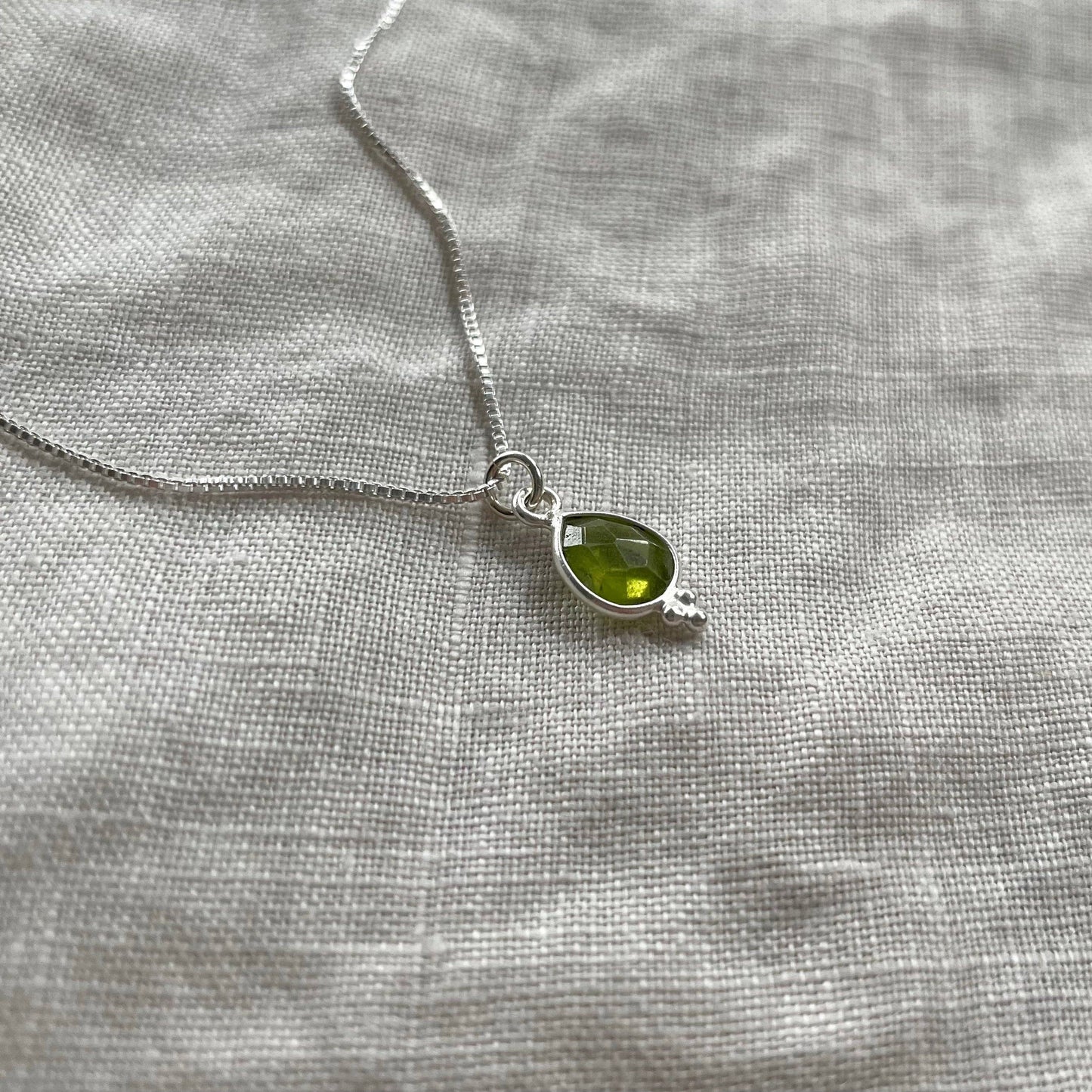 Rise Necklace | Peridot & Silver