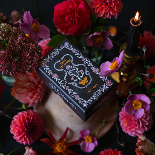 Viola Lux Umbra Tarot
