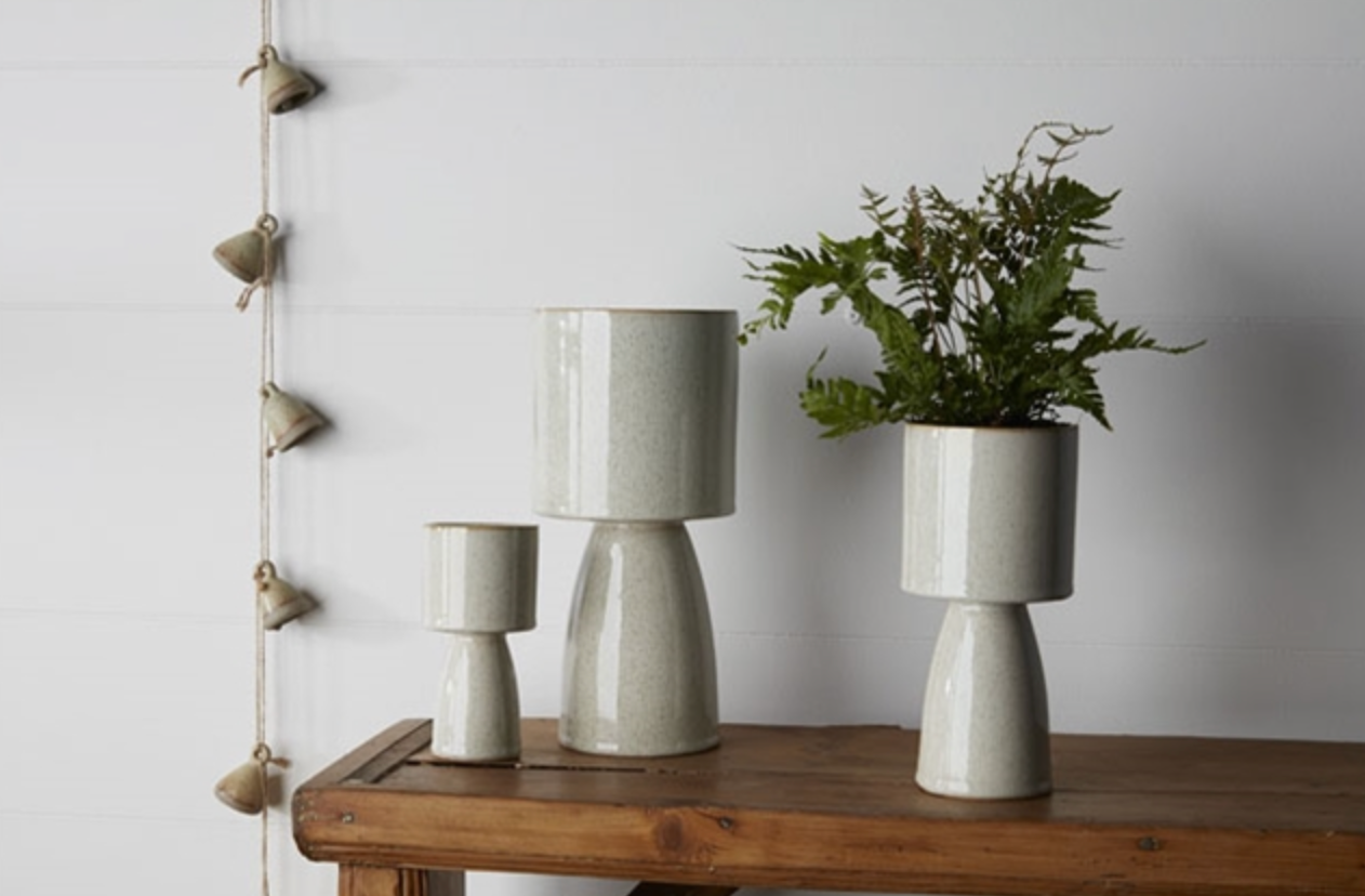 Beta Footed Pots
