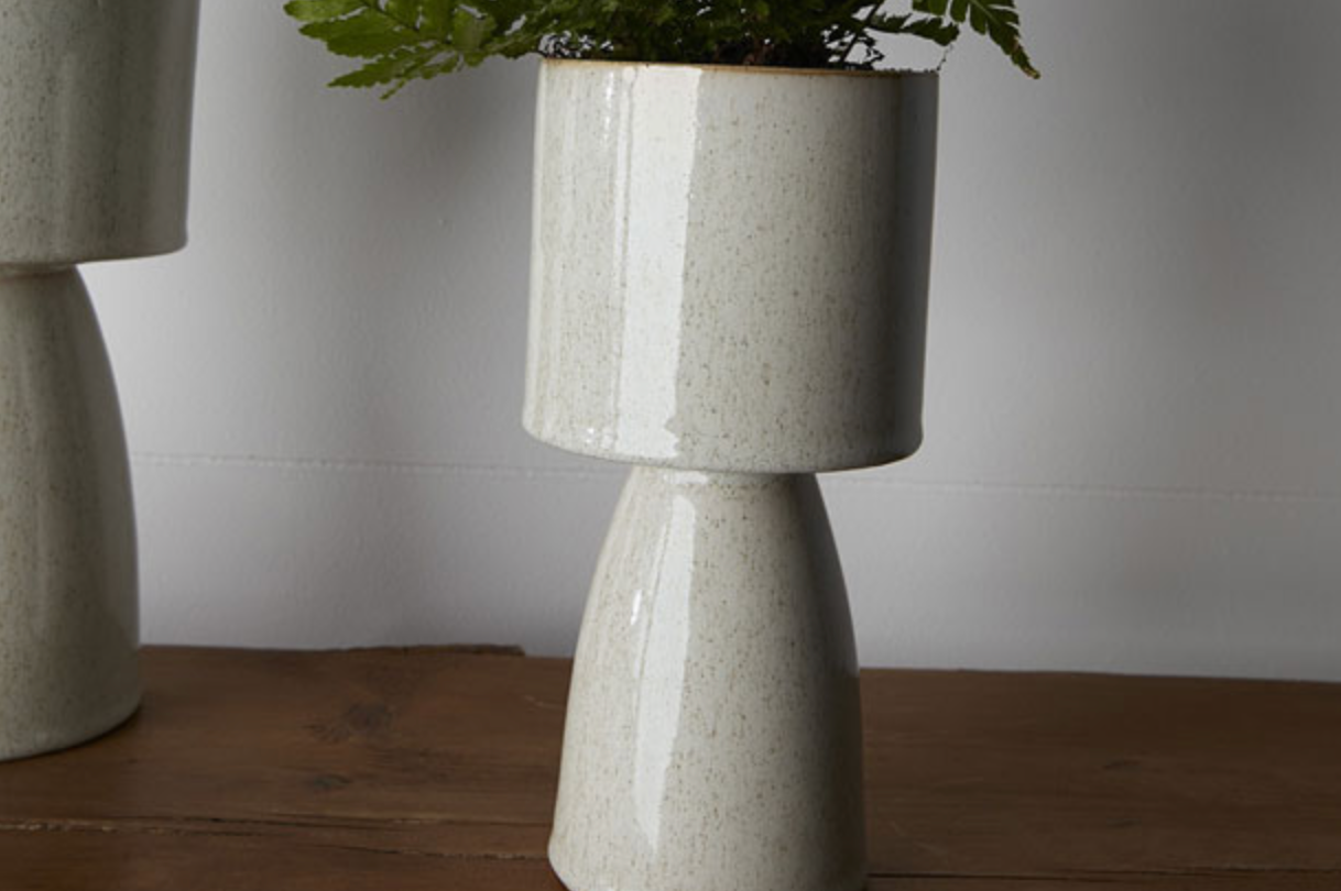 Beta Footed Pots